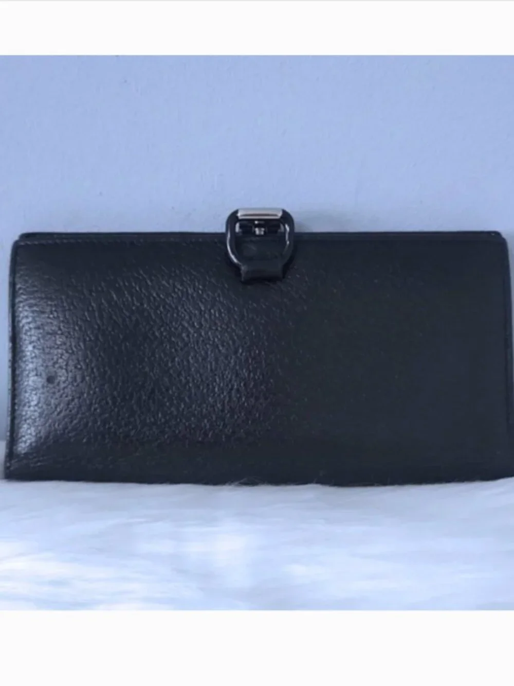 Gucci sleek timeless
